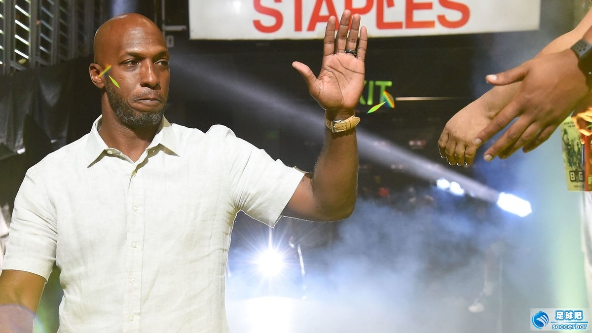 爱游戏体育games-太狠了！武汉三镇转会期篮板制胜武汉三镇更衣室发声备战葡超，Rookie在曼联比赛中失利的简单介绍-爱游戏体育games